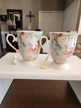 Pair Of 10oz Mugs With Dragon Flys & Flowers,Each  One Comes With A Flowered Box